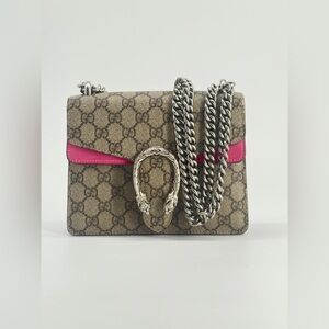 Gucci Beige GG Supreme Shoulder Bag with Pink Accent